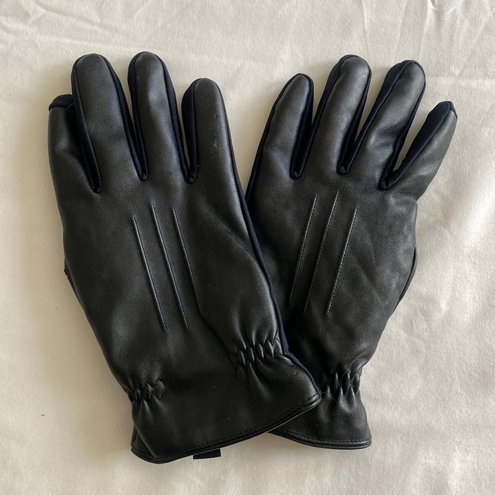 Men’s isotoner Smart Touch Gloves Style 725M1 Black Faux Leather / Large